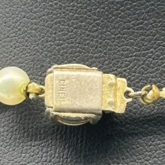 Ciner Single Strand Graduated Faux Pearl Necklace With Faux Pearl Clasp, Signed - Picture 9 of 9